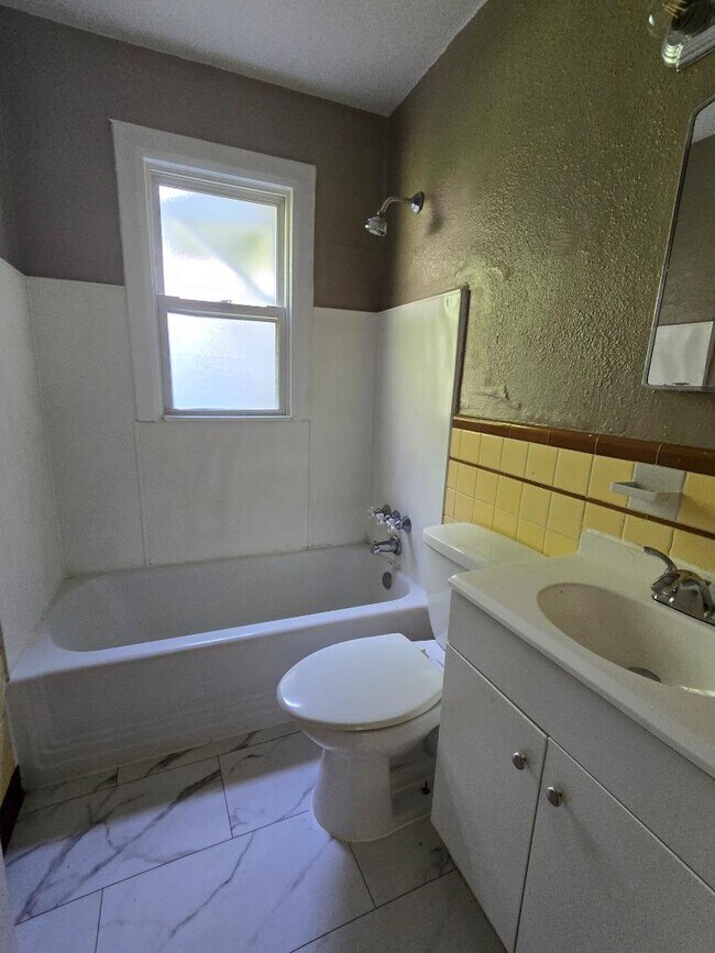 Building Photo - 7008 Paisley Dr