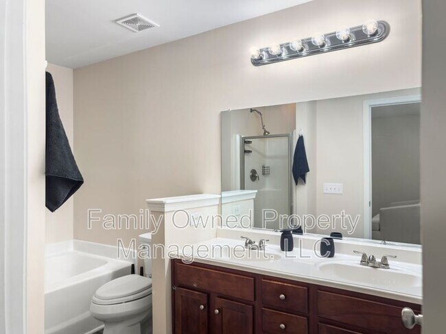 Building Photo - 204 Wildberry Ln