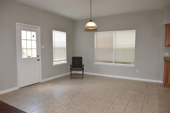 Building Photo - 6807 Turtlewood Dr