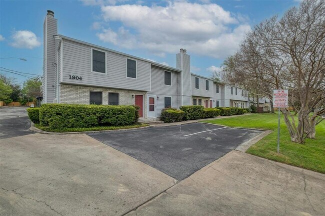 Building Photo - 1904 Goodrich Ave