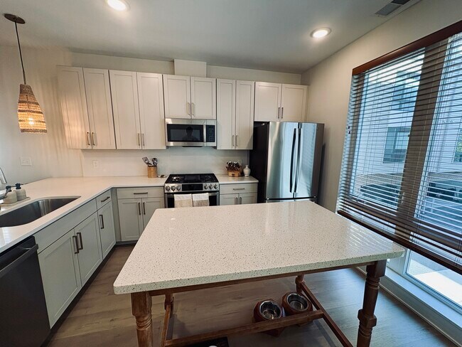 Building Photo - 7304 Pk Pl Ct