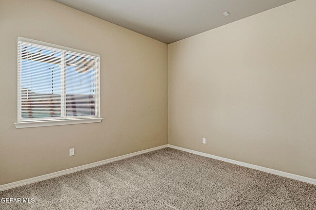 Building Photo - 3133 Clearbrook