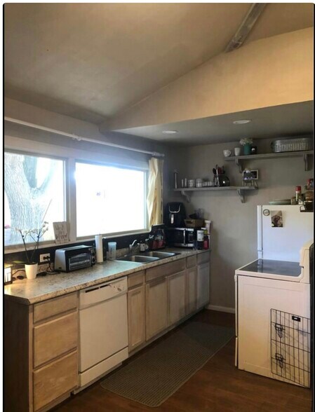 Building Photo - 82 S 400 E