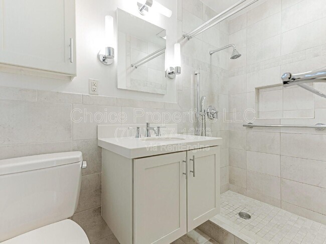 Building Photo - 421 Blairmore Dr