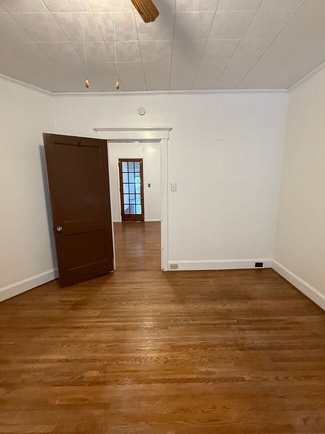 Building Photo - 114 W Harrisburg Ave