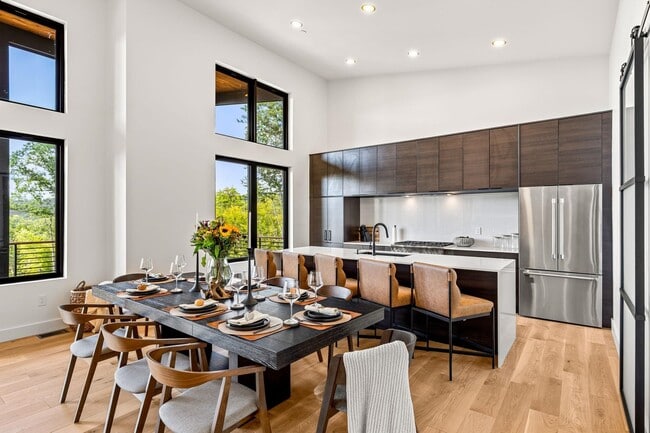 Building Photo - 162 Pond Rd