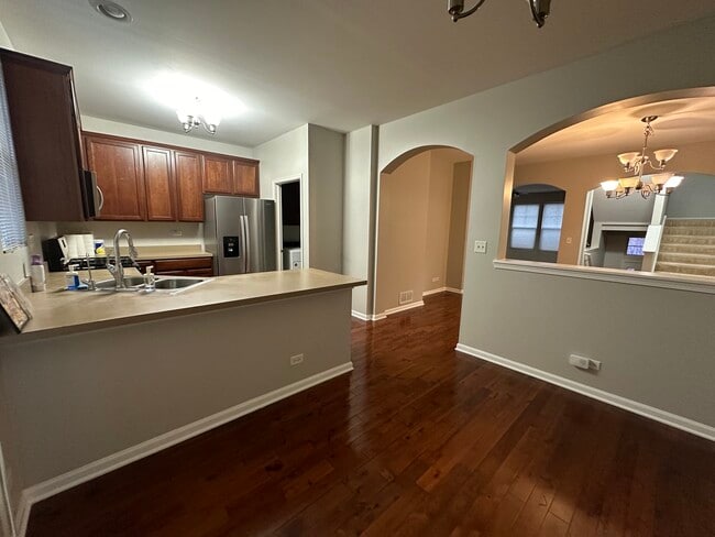 Building Photo - 482 Grosvenor Ln