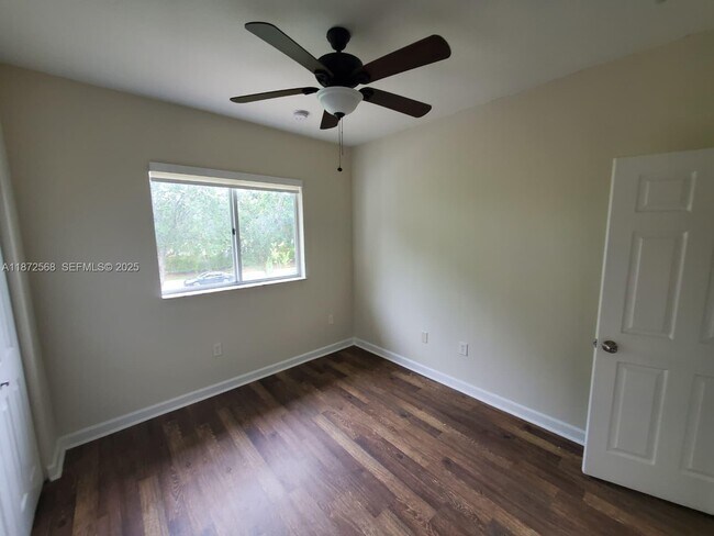 Building Photo - 2531 NE 41st Terrace