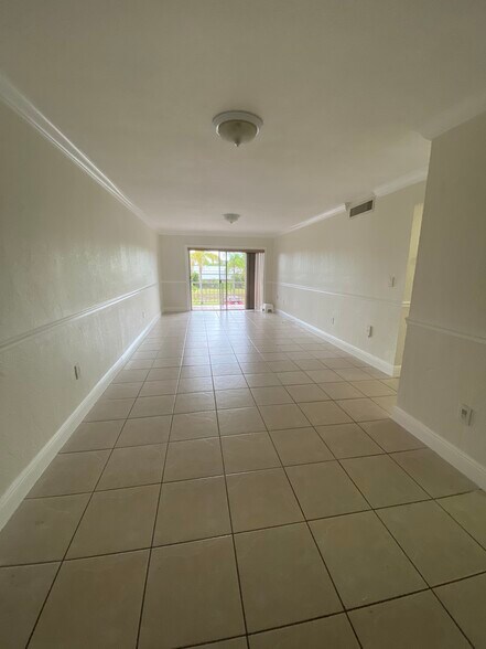 Building Photo - 9403 SW 76th St