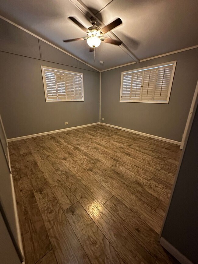 Building Photo - 4 Bedroom House with Lake views!