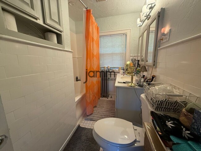 Building Photo - 2425 Demington Dr