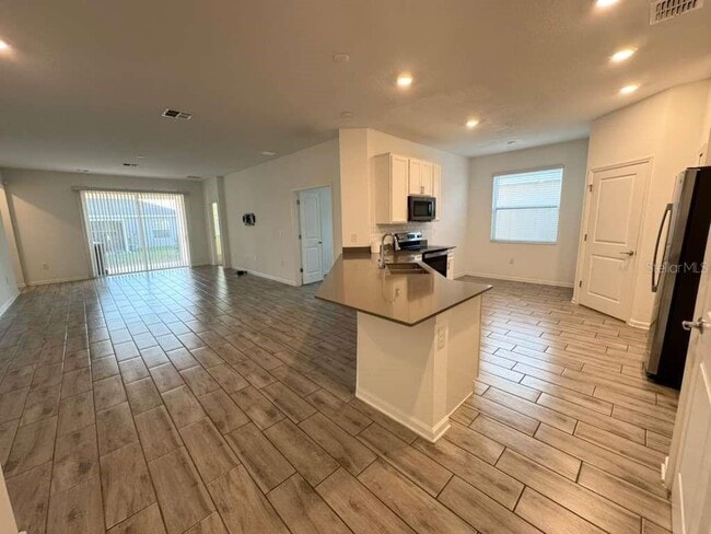 Building Photo - 1180 Saguaro St