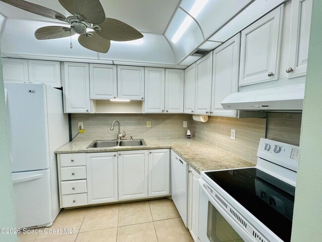 Building Photo - 2700 N Hwy A1A