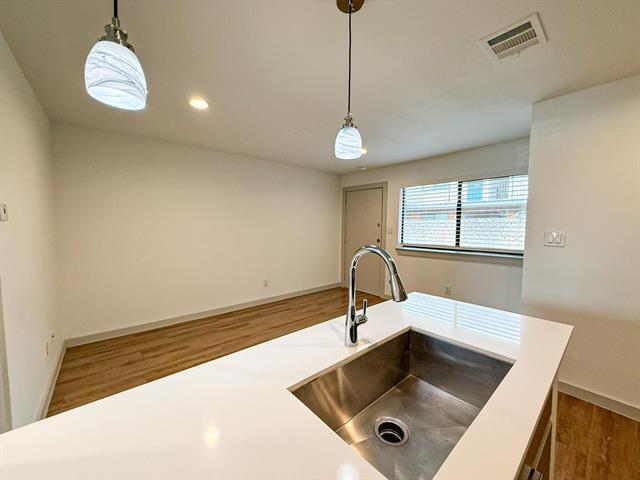 Building Photo - 4526 Munger Ave