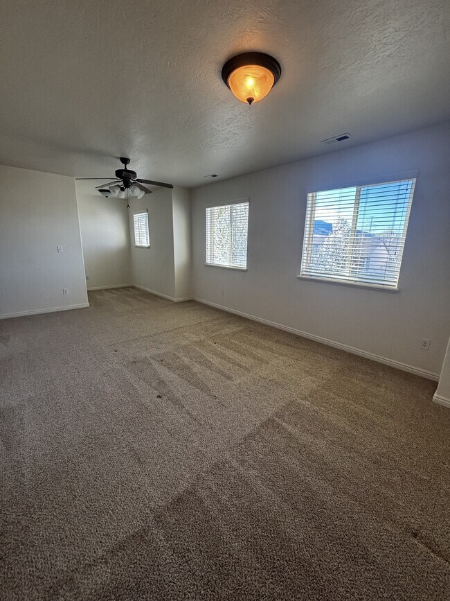 Building Photo - 2431 Ox Yoke Dr