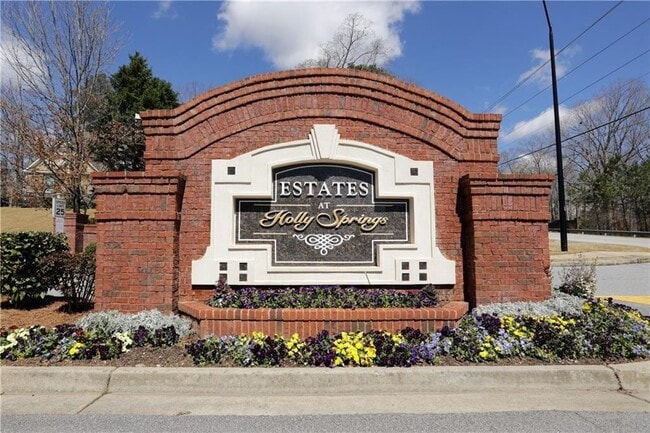 Building Photo - 5555 Holly Springs Dr