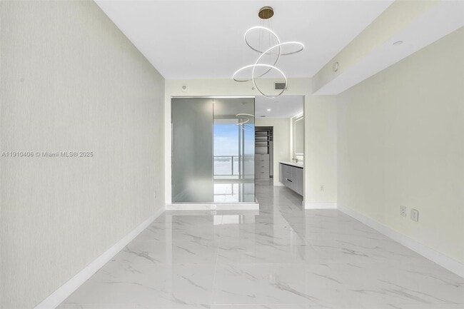 Building Photo - 700 NE 24th St