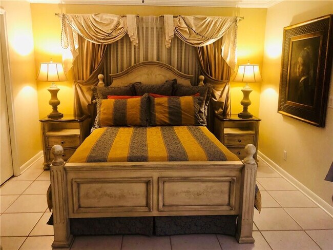 Building Photo - 137 Farnham F