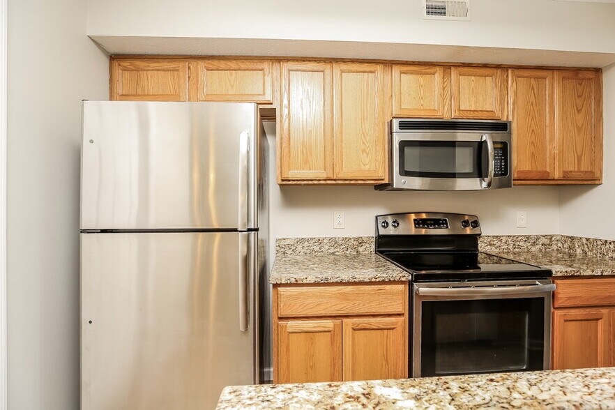 Building Photo - 1440 Westview Dr