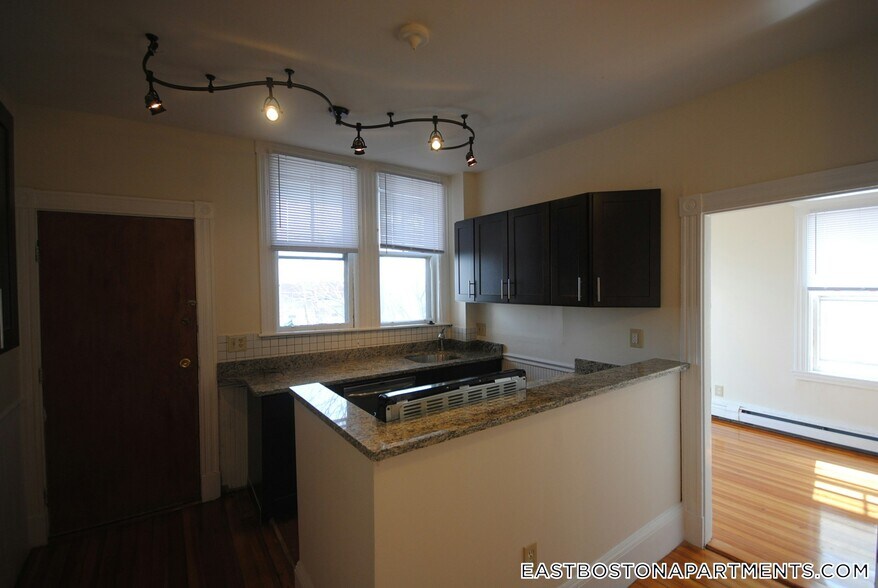 Building Photo - 119 Lexington St