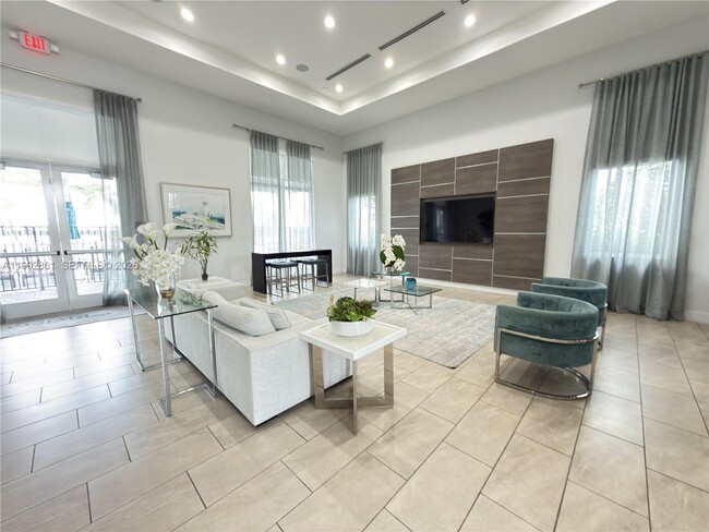 Building Photo - 1060 SE 26th Ter