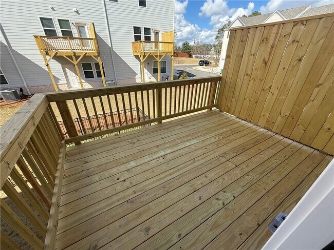 Building Photo - 6103 Wayburn St