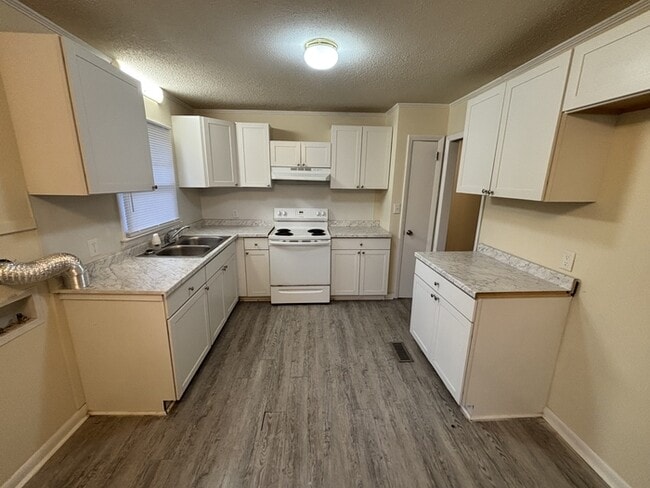 Building Photo - 280 E Main St