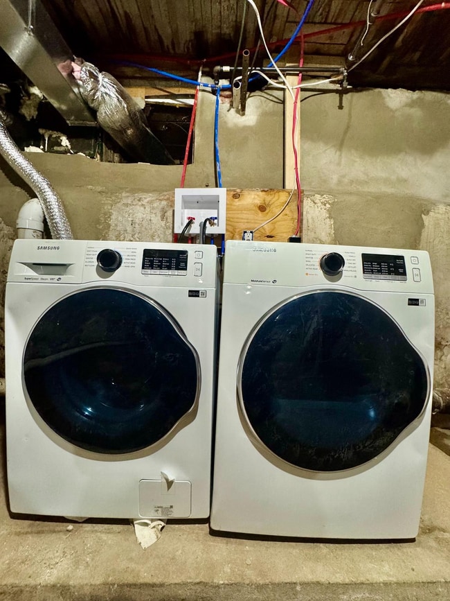 Building Photo - 3573 Jasper St