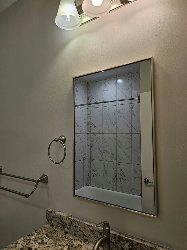 Building Photo - 8709 Apricot St