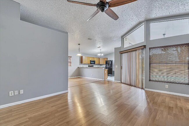 Building Photo - 24139 Twin Ct