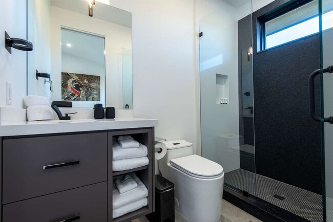 Building Photo - 779 Lucia Ln