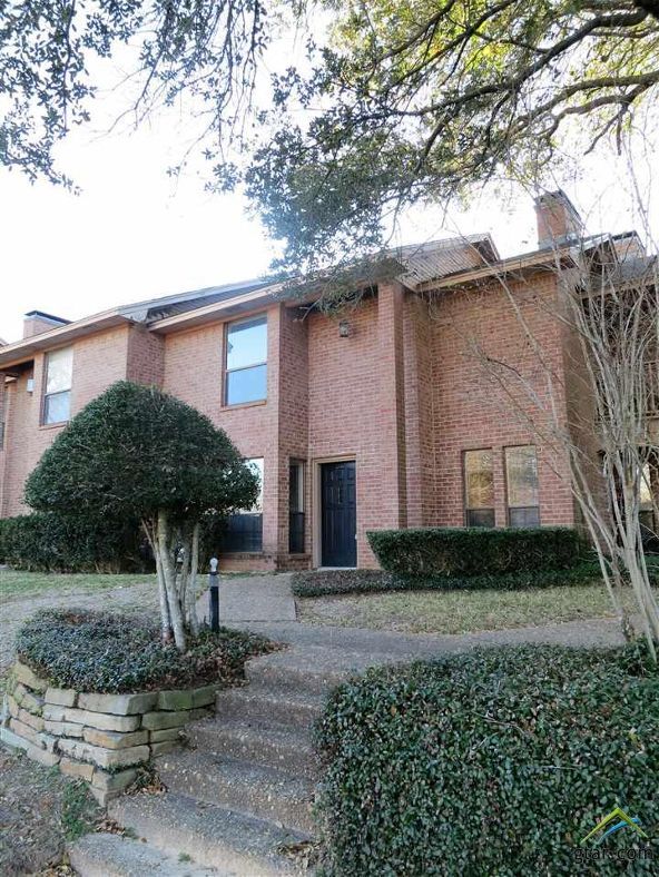 Building Photo - 5809 Hollytree-