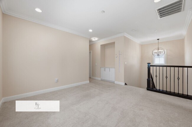 Building Photo - Beautiful Mediterranean Luxury Home in Exclusive Gated Villa Sierra, Arcadia