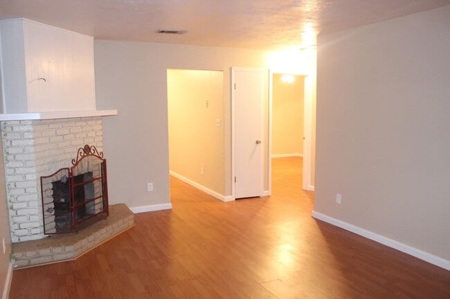 Building Photo - 1550 Blountstown St