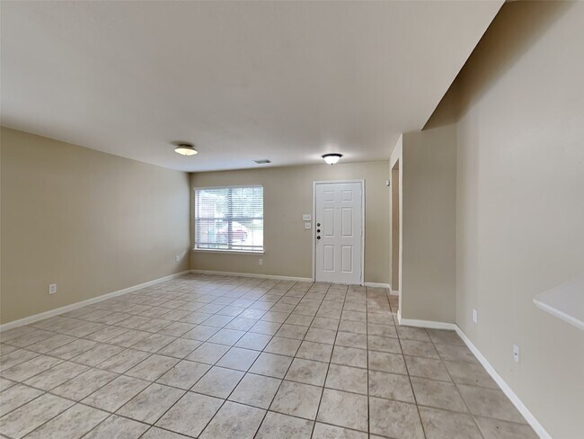 Building Photo - 29435 Legends Glen Dr
