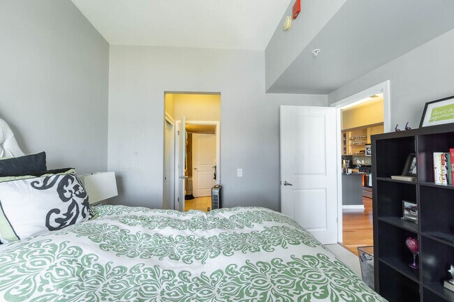Building Photo - 475 K St NW