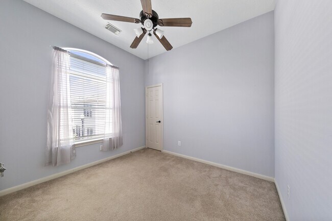 Building Photo - 1759 Aden Dr