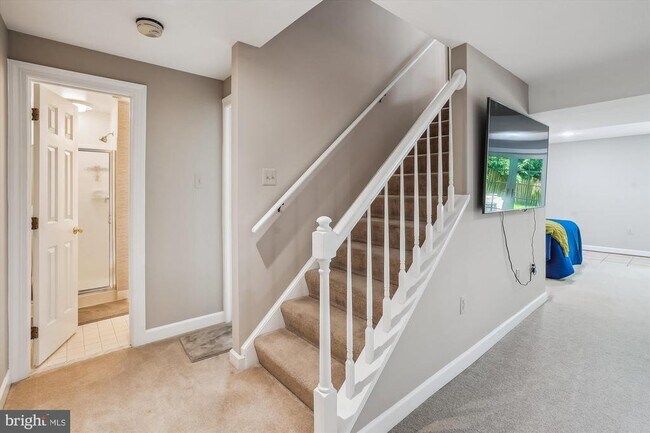 Building Photo - 8300 Centerbrook Pl
