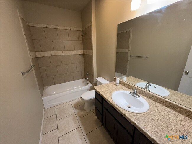 Building Photo - 1300 Vanguard Ln