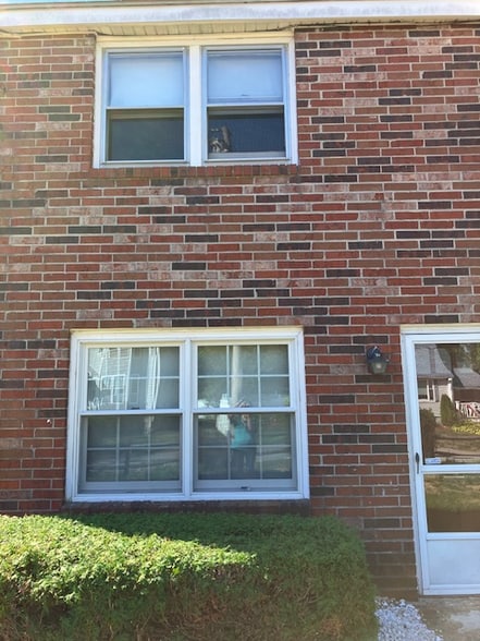 Building Photo - 2 Woburn St