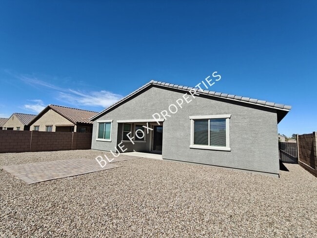 Building Photo - 5525 W Lazy Farm Dr