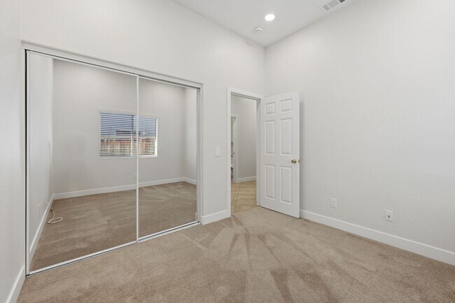 Building Photo - Bright, Updated Home with Spacious Layout & Low-Maintenance Yard