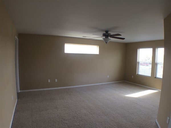 Building Photo - MOVE IN SPECIAL!  3 Bedroom/ 2.5 Bathroom ...