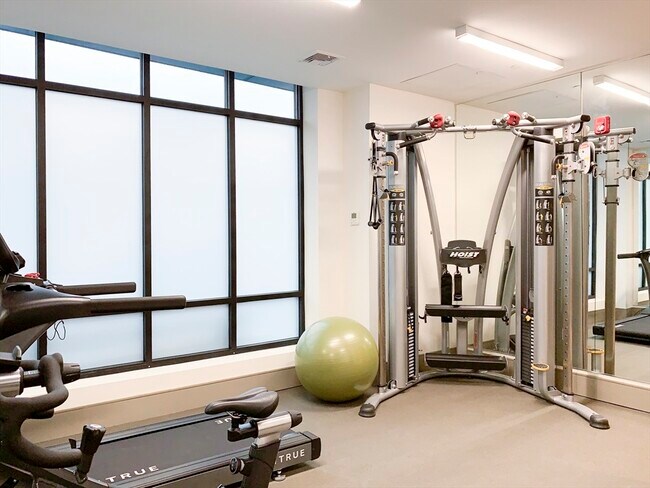 Building Photo - 214 Market St