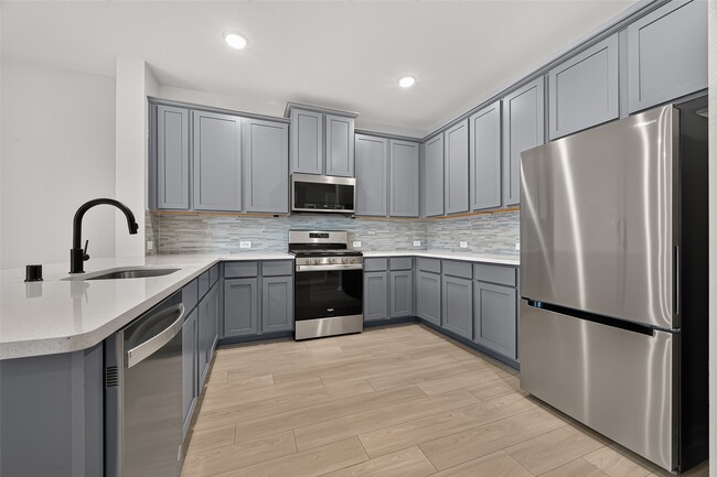 Building Photo - 8033 Scanlan Trl