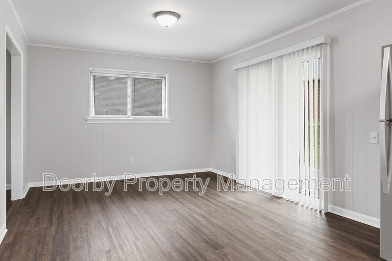 Building Photo - 1945 Barrett Dr