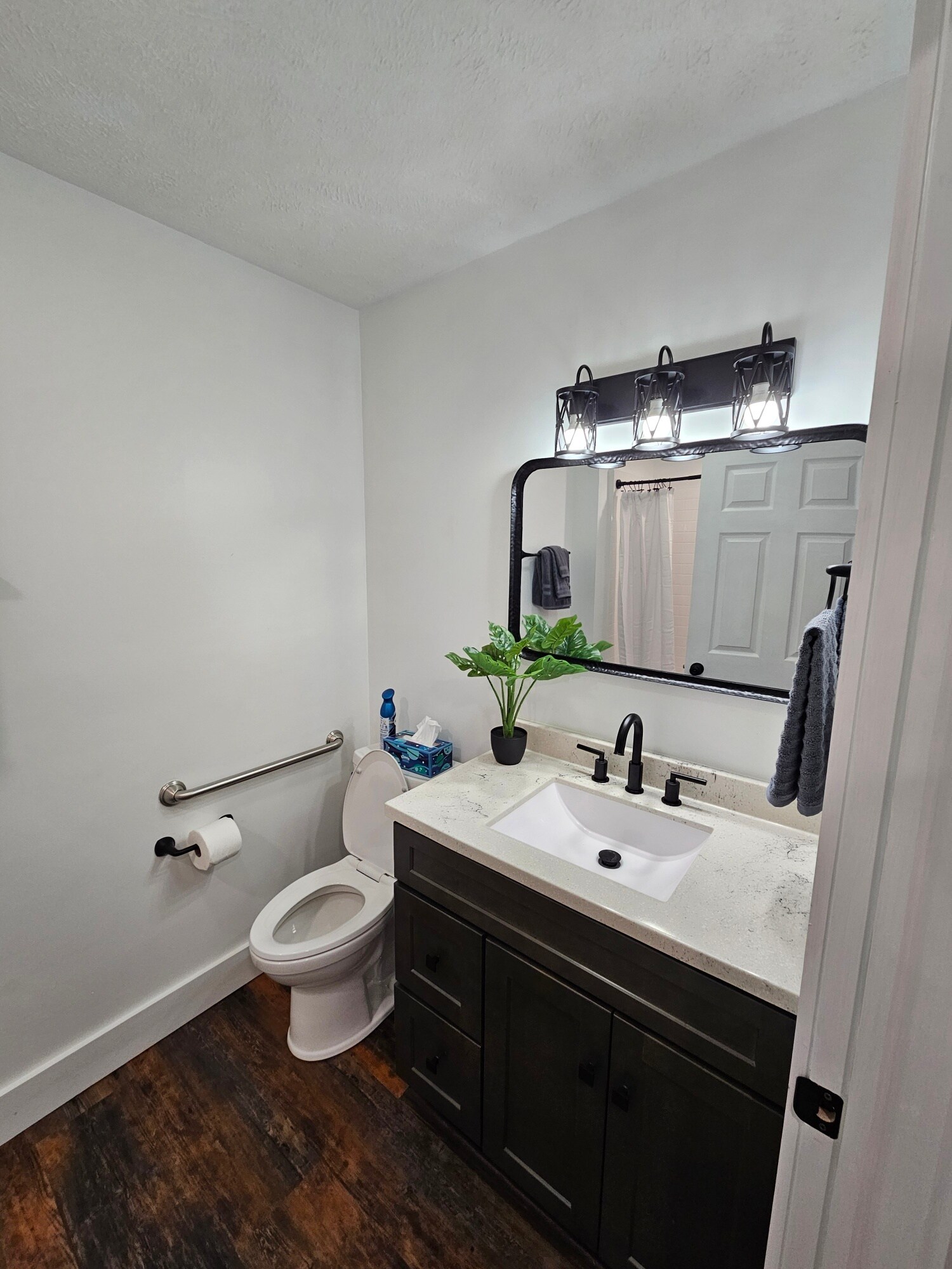 Building Photo - 231 Walnut St