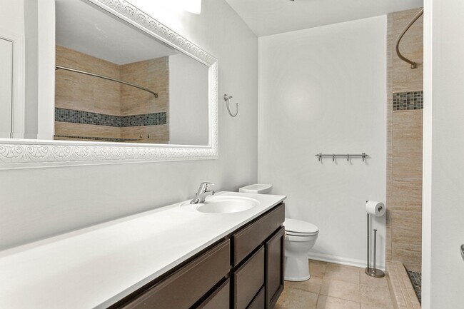Building Photo - 16846 S Mallard Ln
