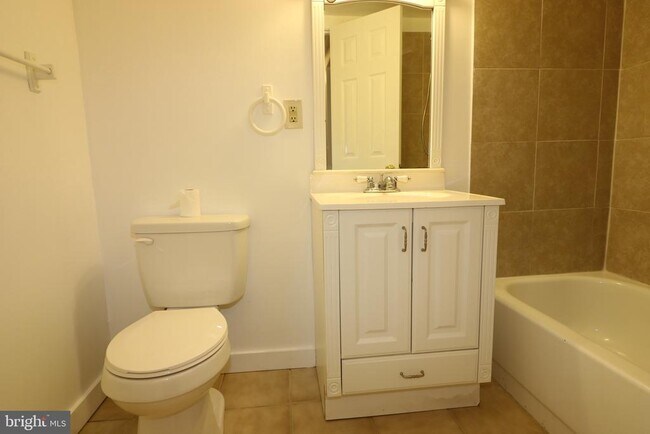 Building Photo - 20404 Shadow Oak Ct