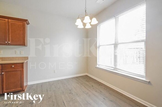 Building Photo - 2216 Spaulding Pl